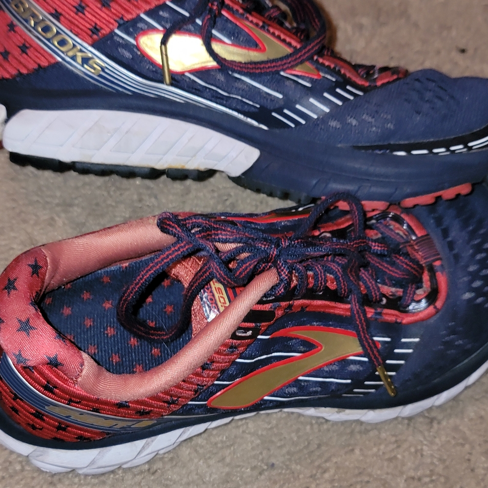 BROOKS Ghost 9 Women's Blue and Red Athletic Shoes with Gold Highlights